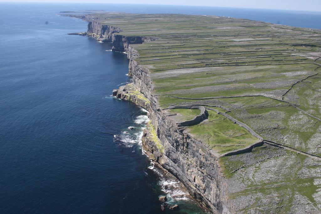 Aran Islands Camping & Glamping Hotel Kilronan  Exterior photo